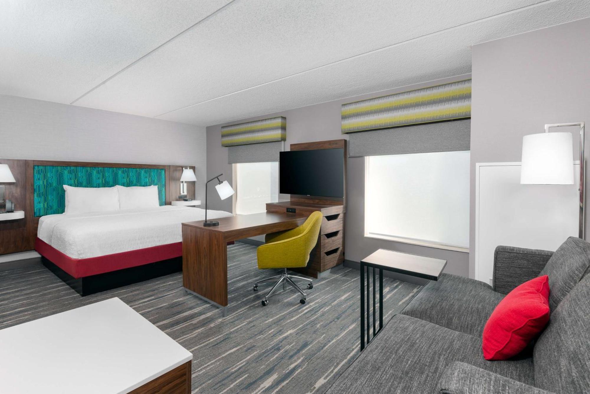 Hampton Inn & Suites Cleveland-Beachwood Exterior photo